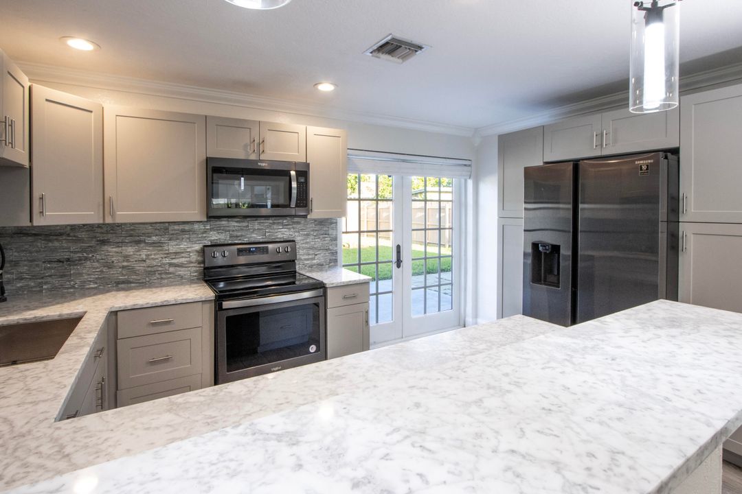 Active With Contract: $395,900 (3 beds, 2 baths, 1020 Square Feet)