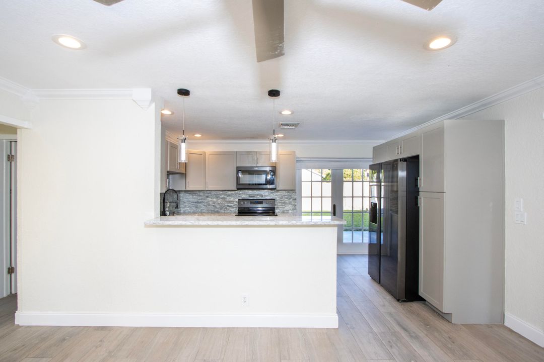 Active With Contract: $395,900 (3 beds, 2 baths, 1020 Square Feet)