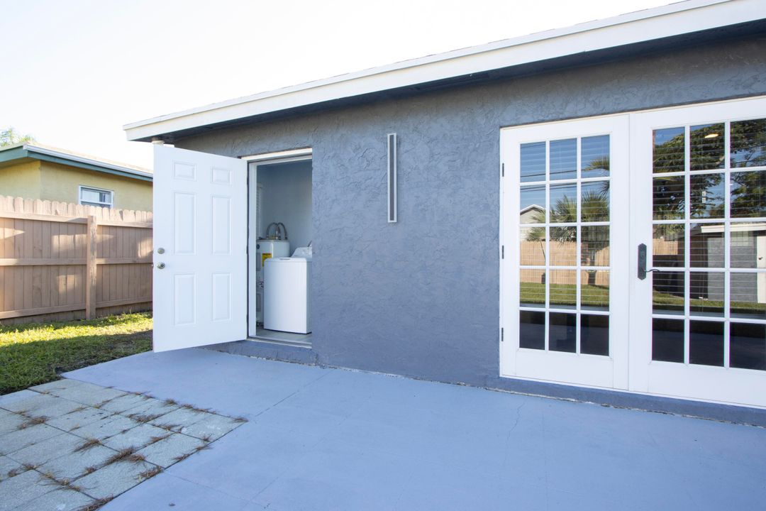 Active With Contract: $395,900 (3 beds, 2 baths, 1020 Square Feet)