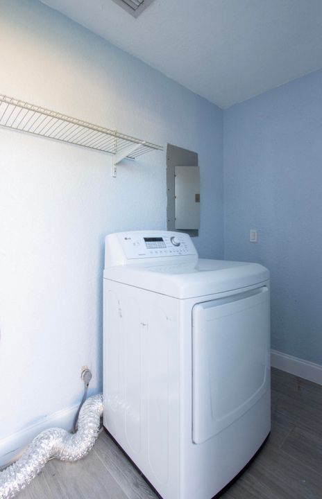 Active With Contract: $395,900 (3 beds, 2 baths, 1020 Square Feet)