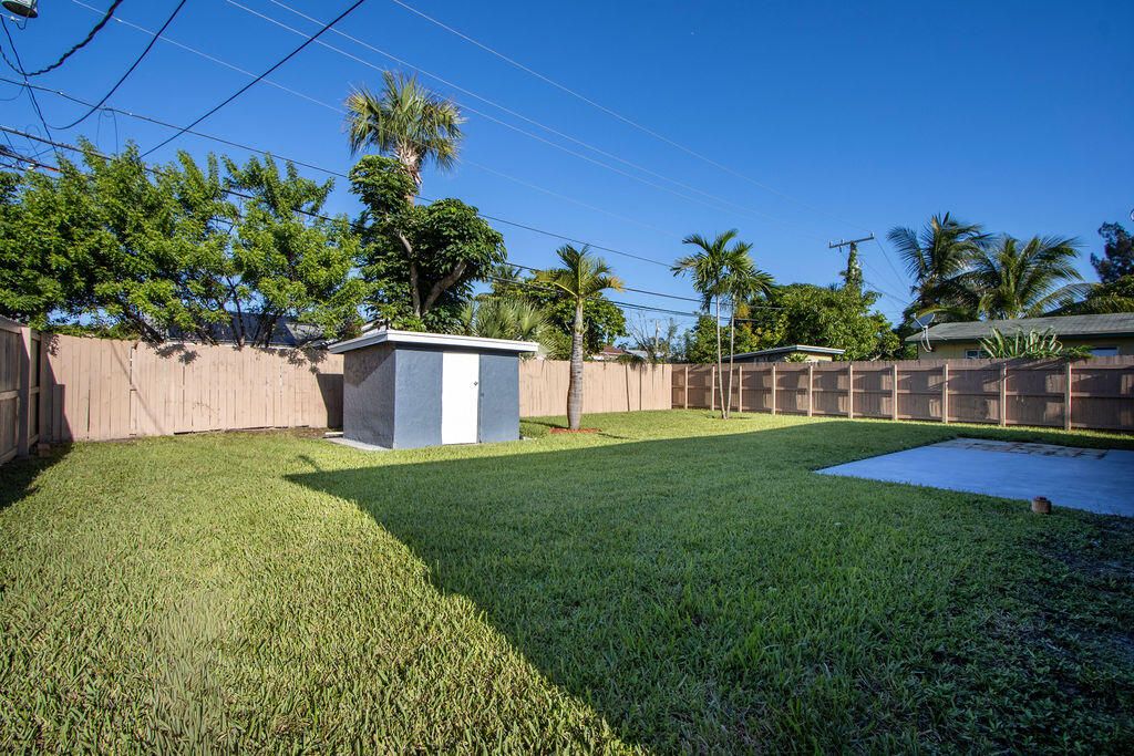 Active With Contract: $395,900 (3 beds, 2 baths, 1020 Square Feet)