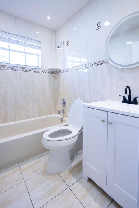 Active With Contract: $395,900 (3 beds, 2 baths, 1020 Square Feet)