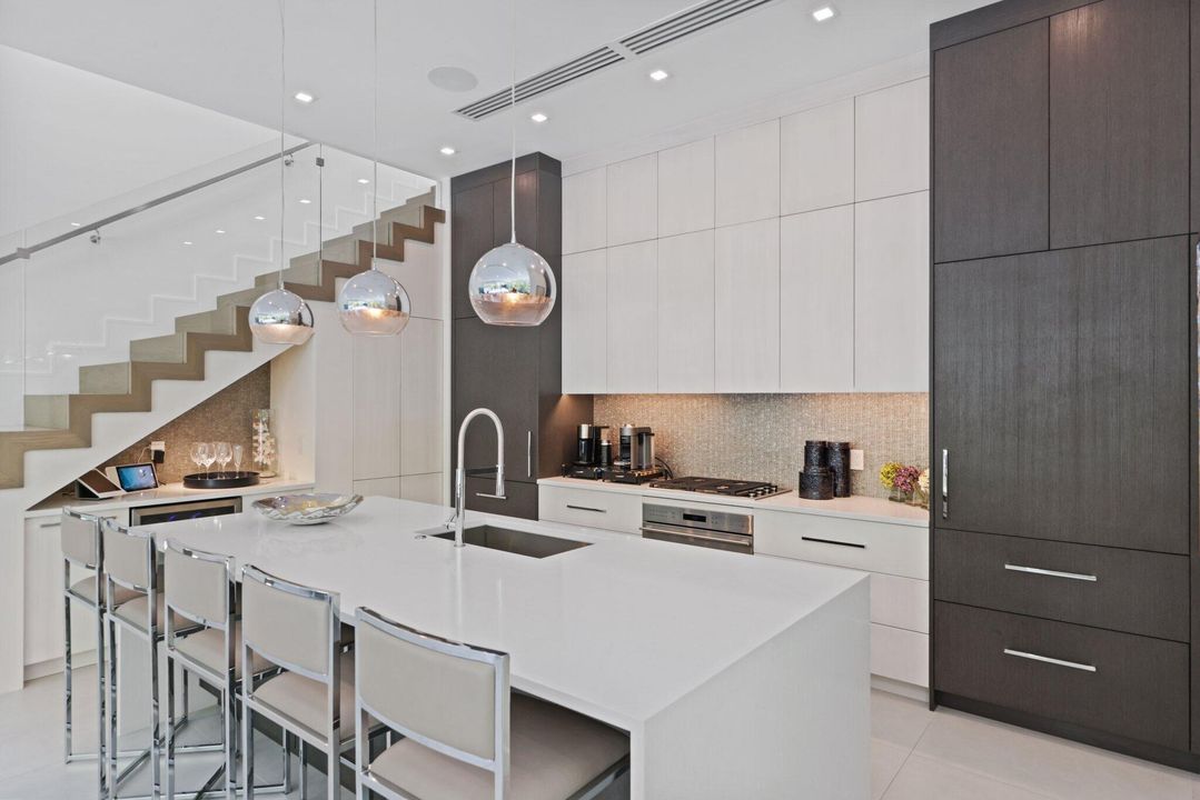 待售: $3,150,000 (3 贝兹, 5 浴室, 2421 平方英尺)