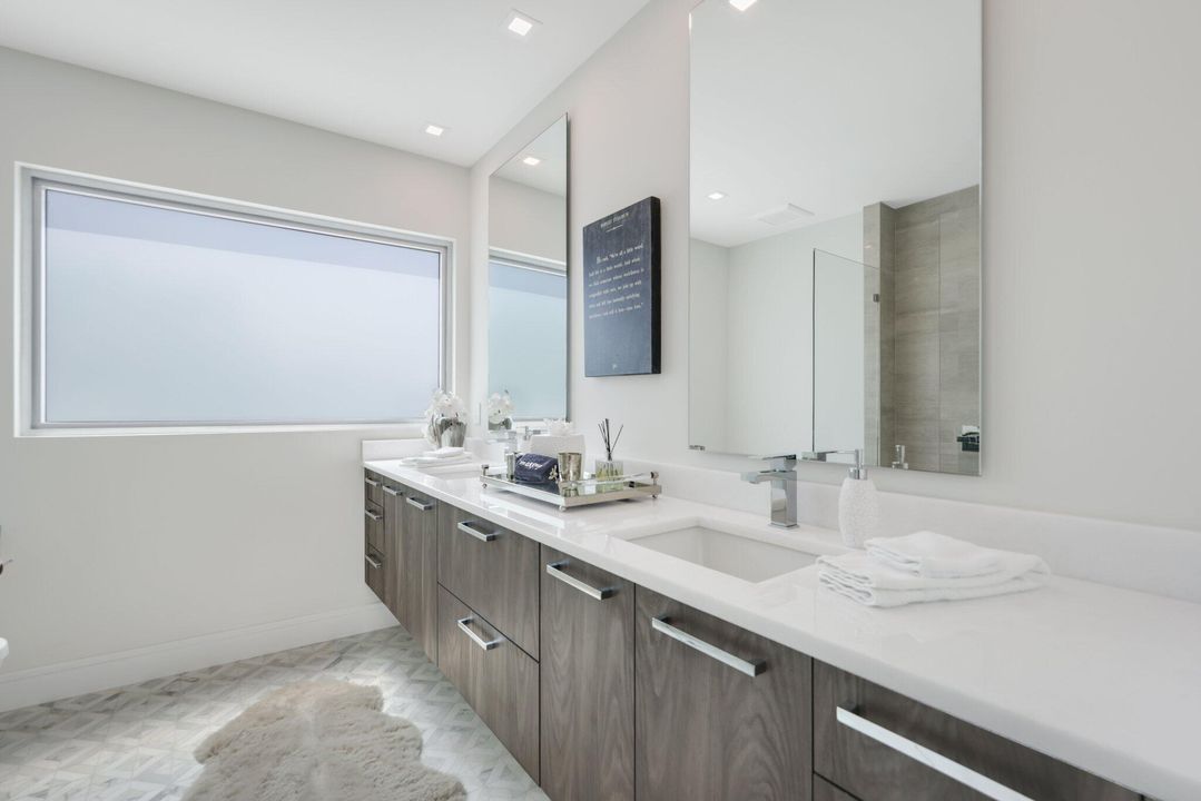 待售: $3,150,000 (3 贝兹, 5 浴室, 2421 平方英尺)