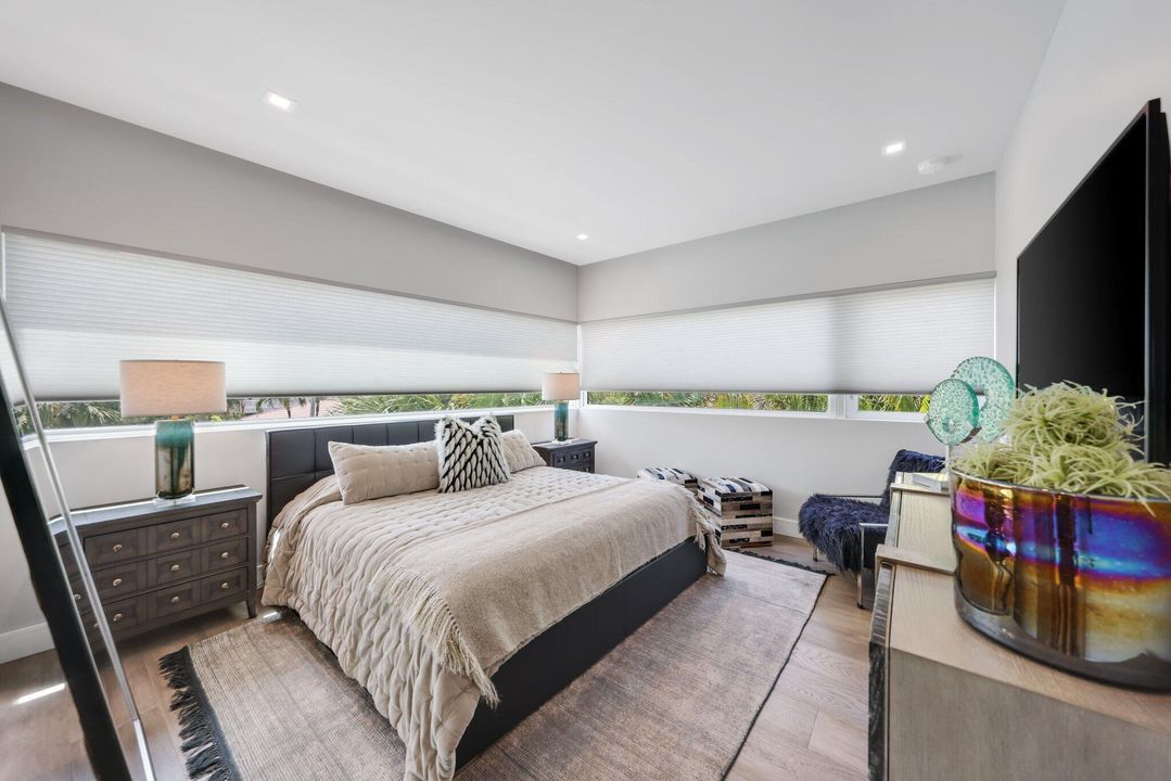 待售: $3,150,000 (3 贝兹, 5 浴室, 2421 平方英尺)