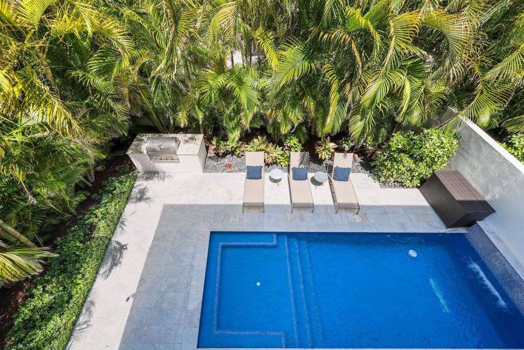 待售: $3,150,000 (3 贝兹, 5 浴室, 2421 平方英尺)