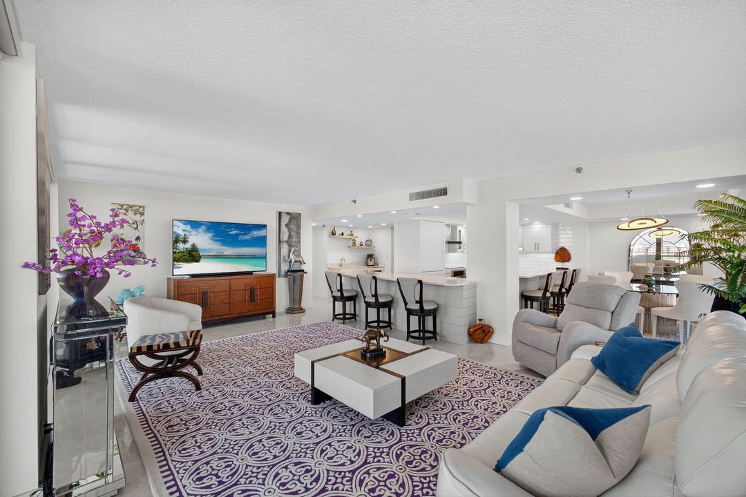 Active With Contract: $1,050,000 (3 beds, 2 baths, 2519 Square Feet)