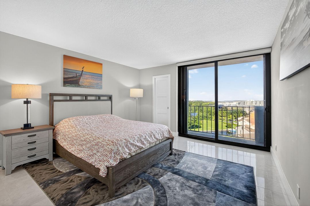 Active With Contract: $1,050,000 (3 beds, 2 baths, 2519 Square Feet)