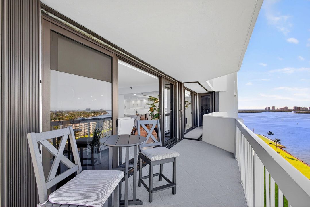 Active With Contract: $1,050,000 (3 beds, 2 baths, 2519 Square Feet)