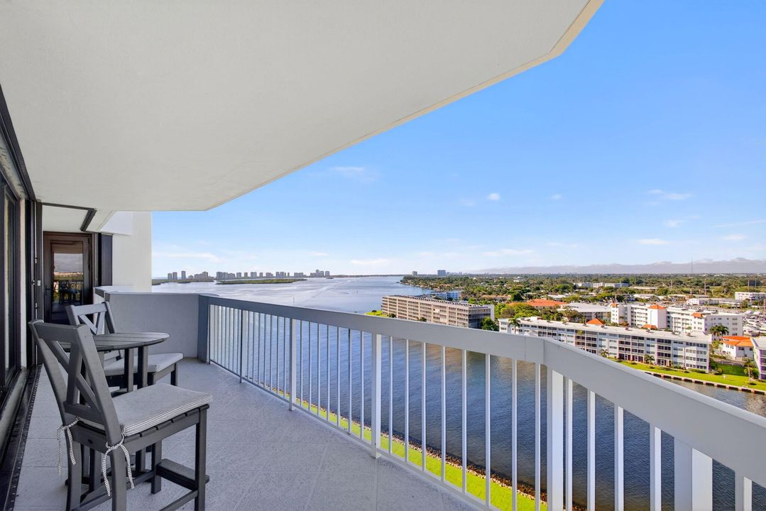 Active With Contract: $1,050,000 (3 beds, 2 baths, 2519 Square Feet)