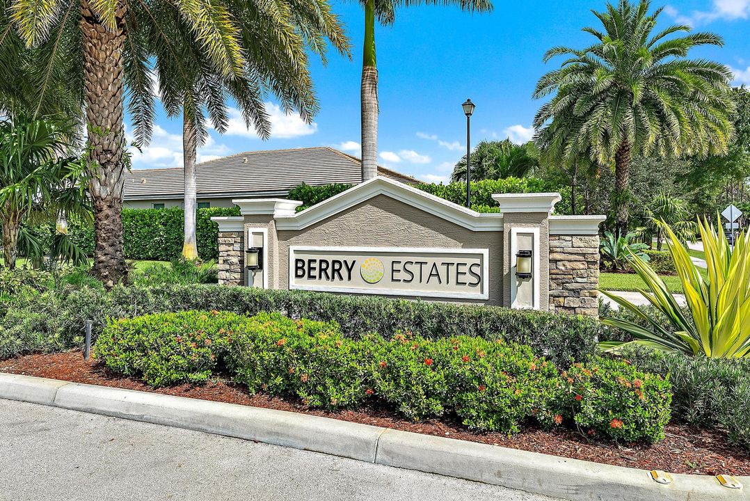 Active With Contract: $780,000 (4 beds, 3 baths, 2838 Square Feet)