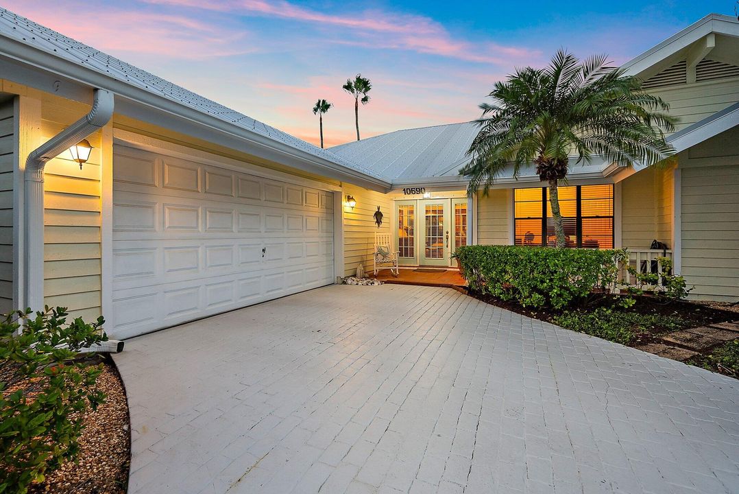 For Sale: $765,000 (3 beds, 2 baths, 1942 Square Feet)