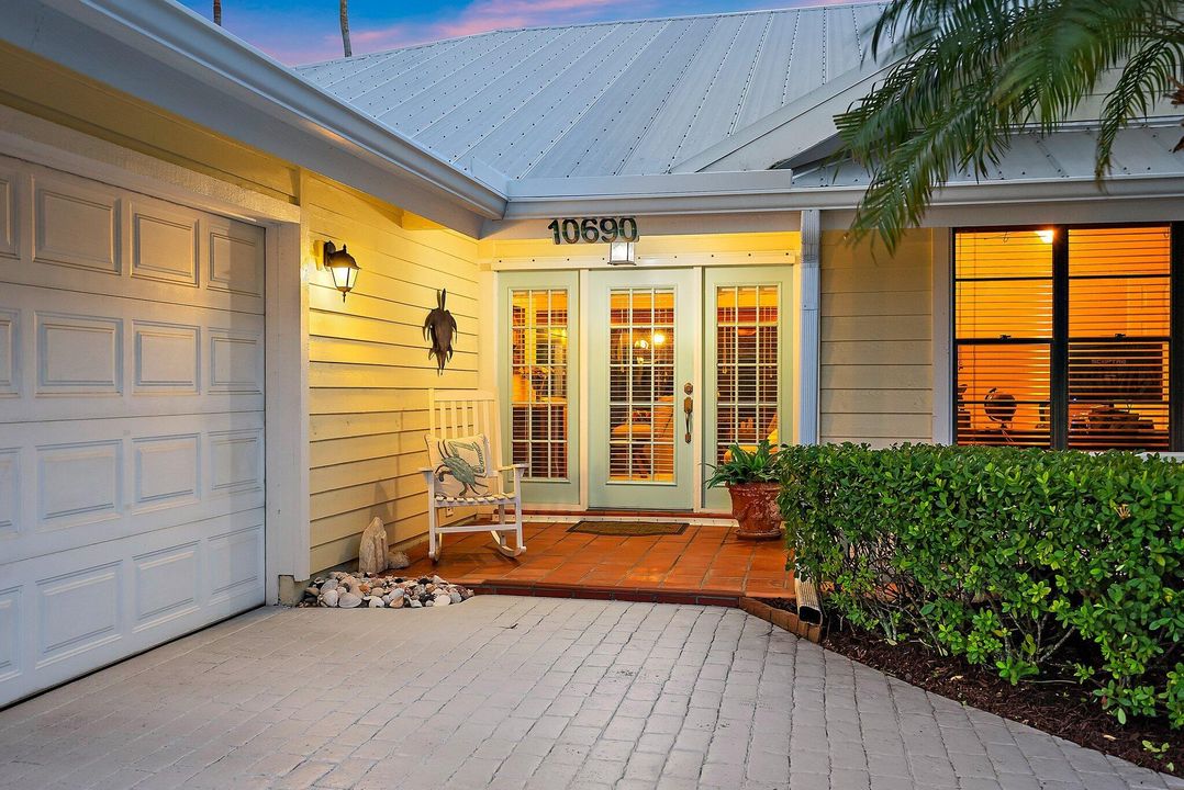 For Sale: $765,000 (3 beds, 2 baths, 1942 Square Feet)