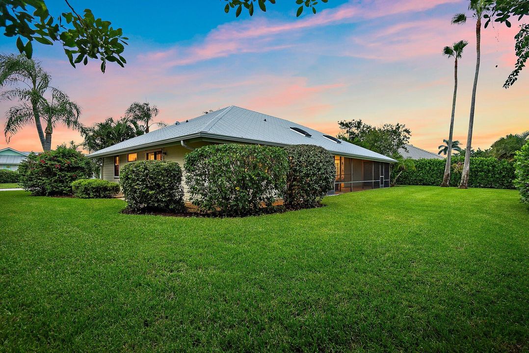 For Sale: $765,000 (3 beds, 2 baths, 1942 Square Feet)