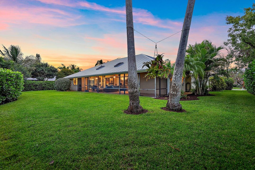 For Sale: $765,000 (3 beds, 2 baths, 1942 Square Feet)