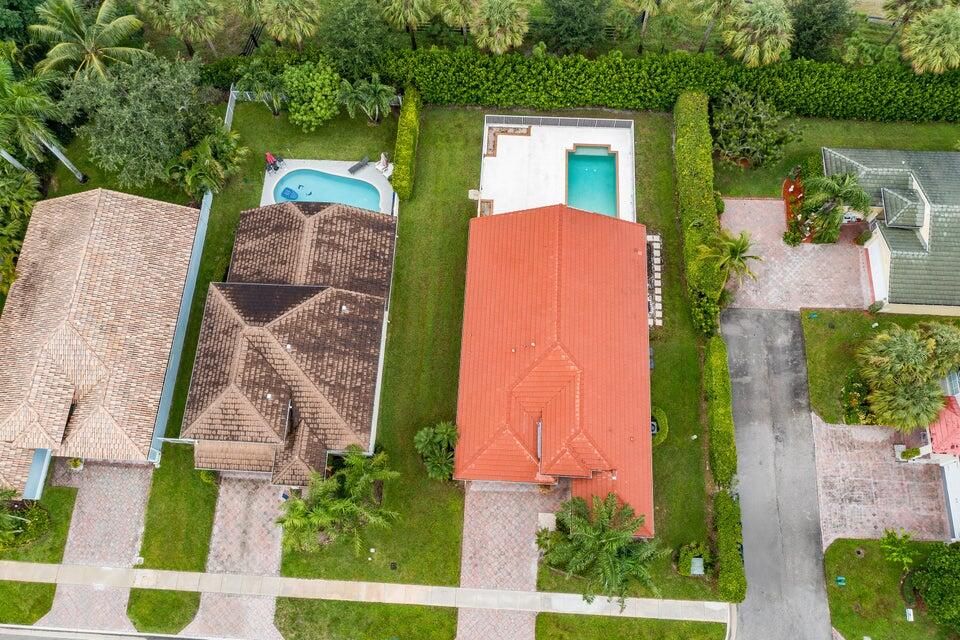 For Rent: $3,800 (3 beds, 2 baths, 1943 Square Feet)