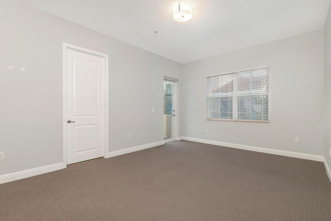 合同活跃: $695,000 (3 贝兹, 2 浴室, 1904 平方英尺)