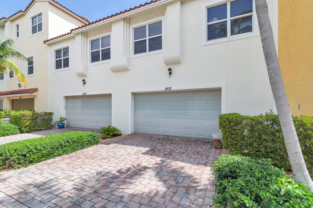 合同活跃: $695,000 (3 贝兹, 2 浴室, 1904 平方英尺)