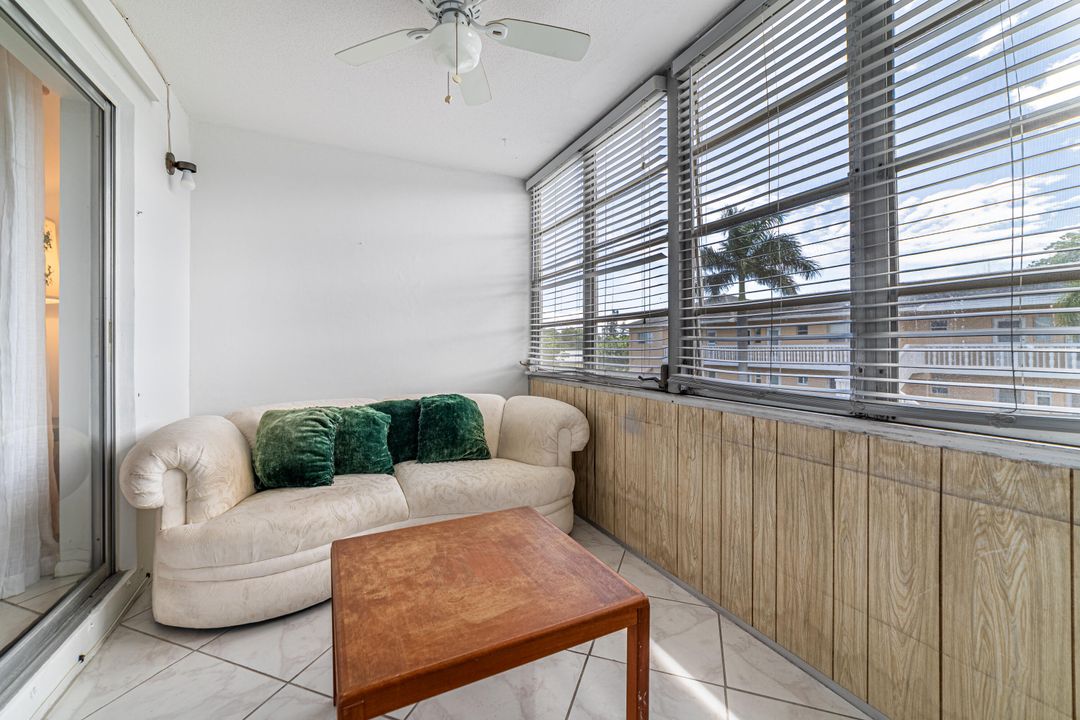 Active With Contract: $75,000 (1 beds, 1 baths, 744 Square Feet)