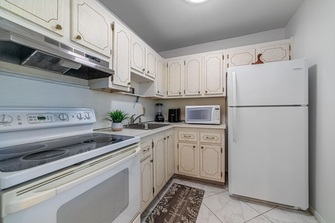 Active With Contract: $75,000 (1 beds, 1 baths, 744 Square Feet)