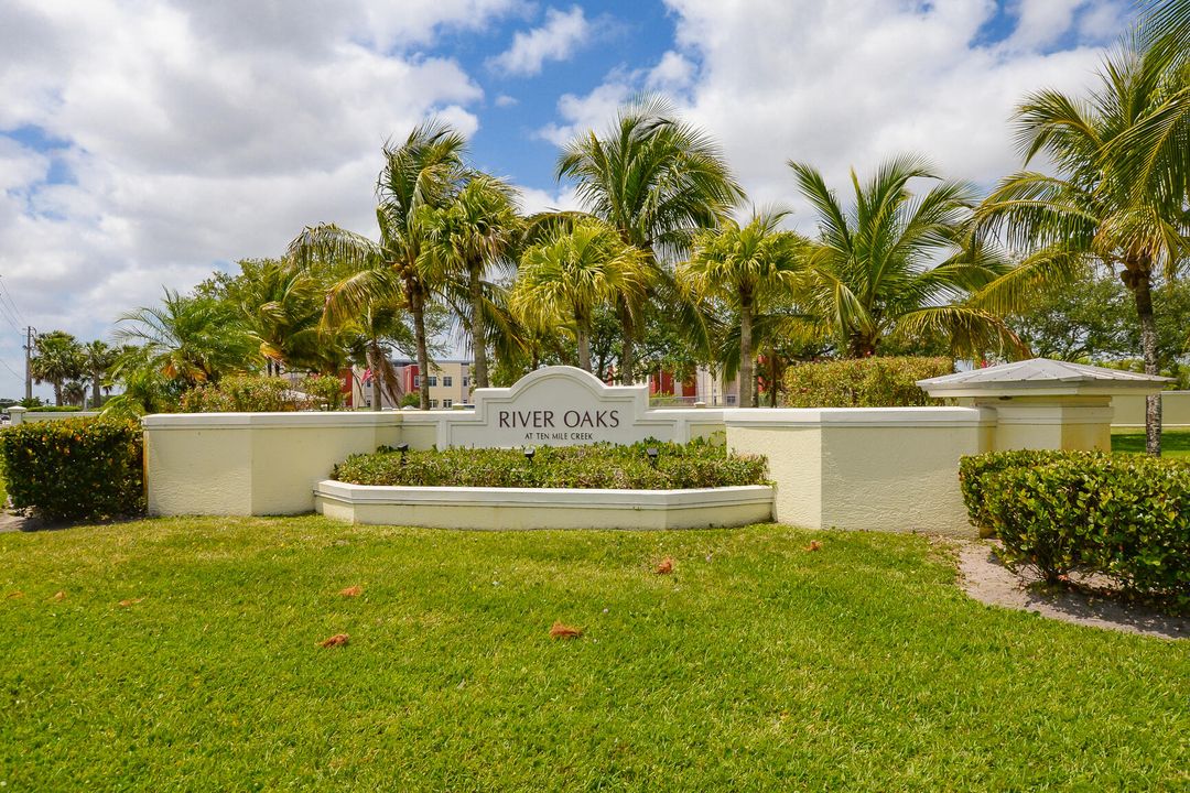 For Rent: $2,150 (4 beds, 2 baths, 1958 Square Feet)