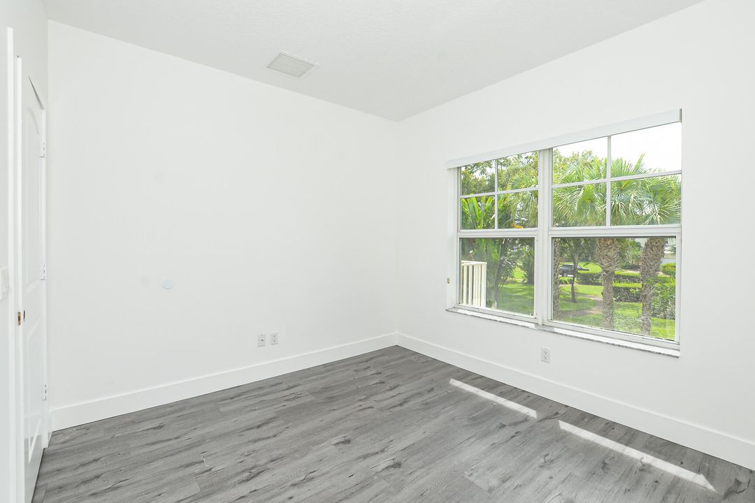 For Rent: $2,150 (4 beds, 2 baths, 1958 Square Feet)