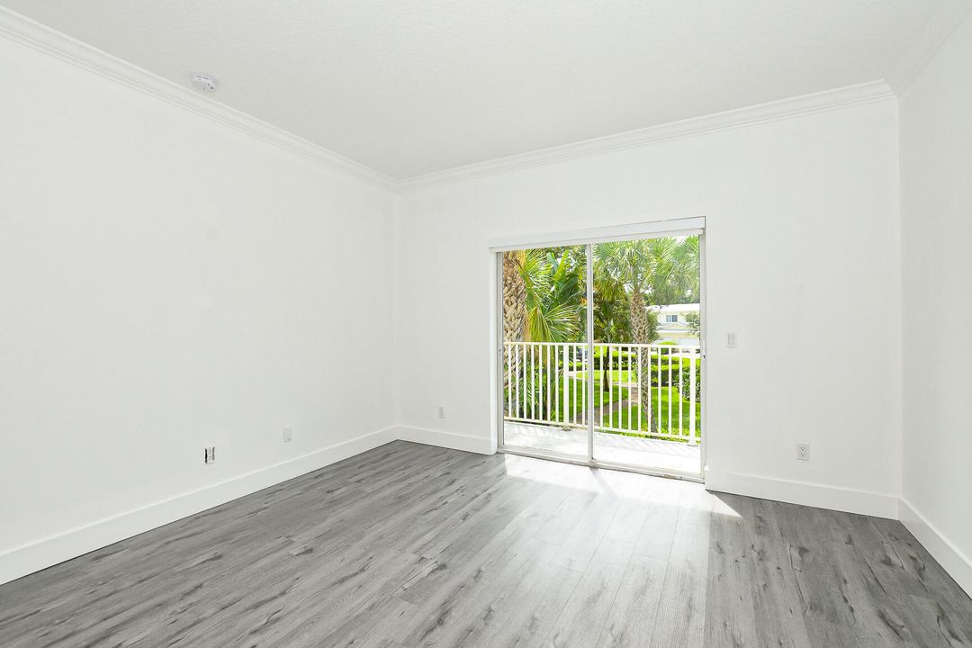 For Rent: $2,150 (4 beds, 2 baths, 1958 Square Feet)