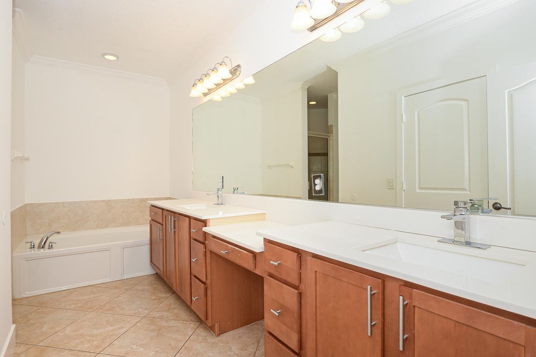 For Rent: $2,150 (4 beds, 2 baths, 1958 Square Feet)