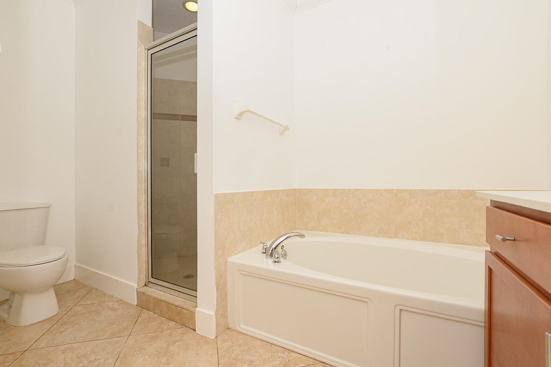 For Rent: $2,150 (4 beds, 2 baths, 1958 Square Feet)