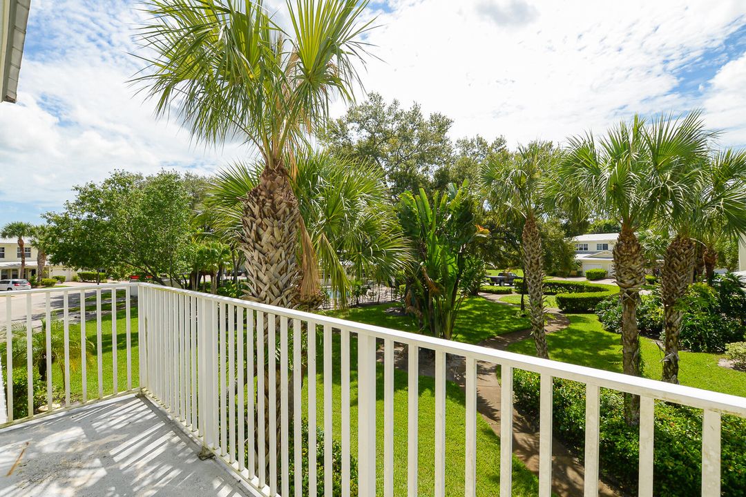 For Rent: $2,150 (4 beds, 2 baths, 1958 Square Feet)