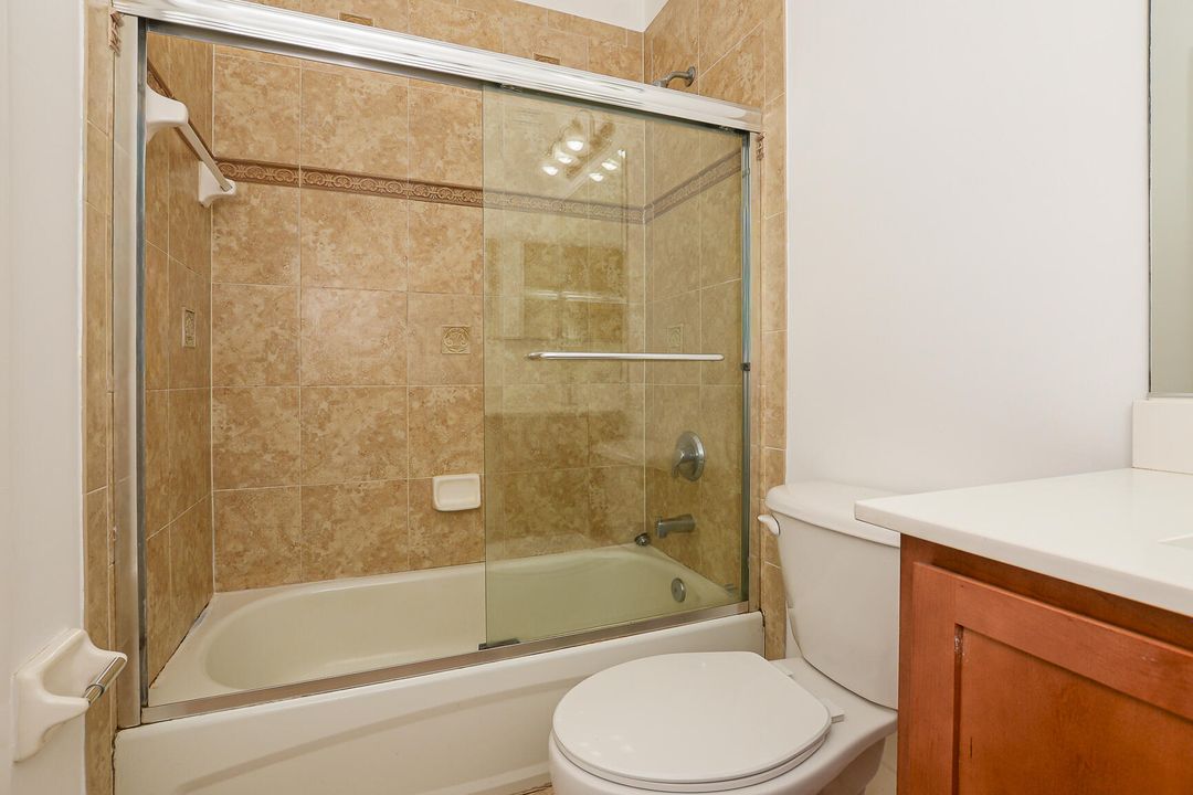 For Rent: $2,150 (4 beds, 2 baths, 1958 Square Feet)