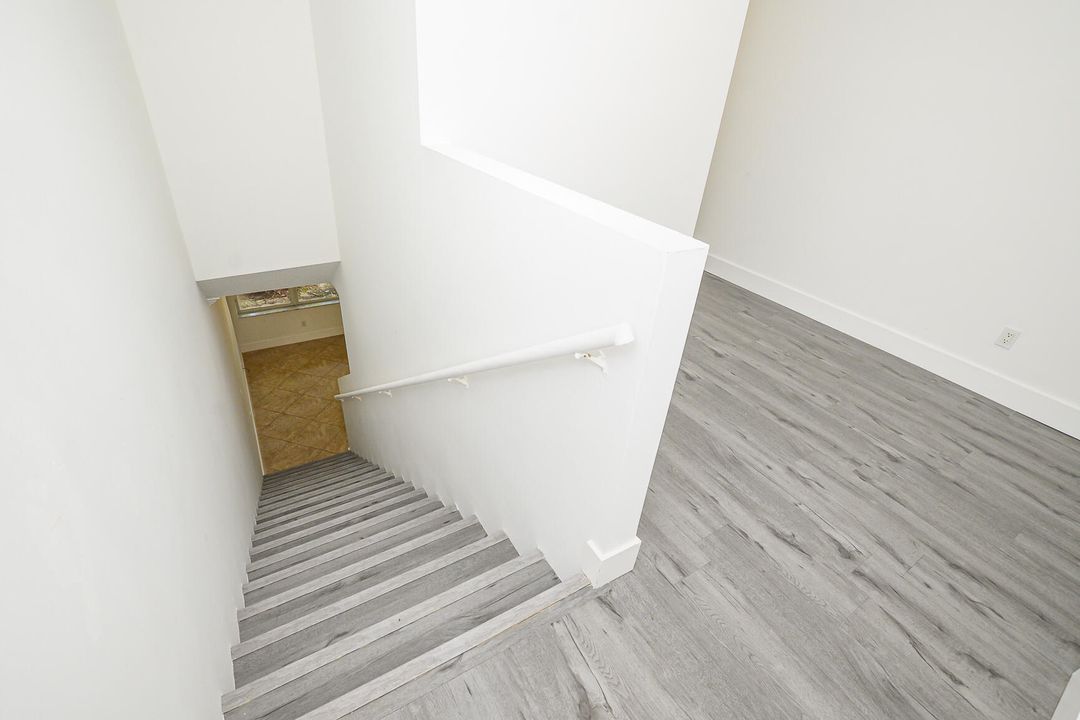 For Rent: $2,150 (4 beds, 2 baths, 1958 Square Feet)