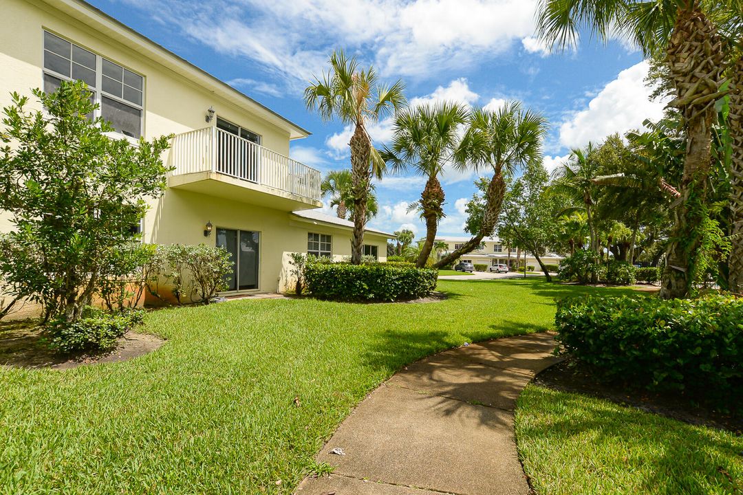 For Rent: $2,150 (4 beds, 2 baths, 1958 Square Feet)