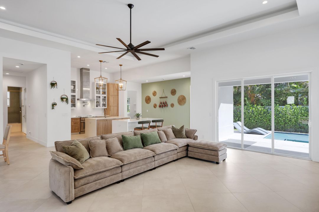 Activo con contrato: $2,349,000 (4 camas, 3 baños, 2709 Pies cuadrados)