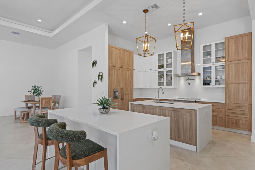 Activo con contrato: $2,349,000 (4 camas, 3 baños, 2709 Pies cuadrados)