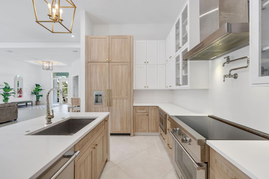 Activo con contrato: $2,349,000 (4 camas, 3 baños, 2709 Pies cuadrados)