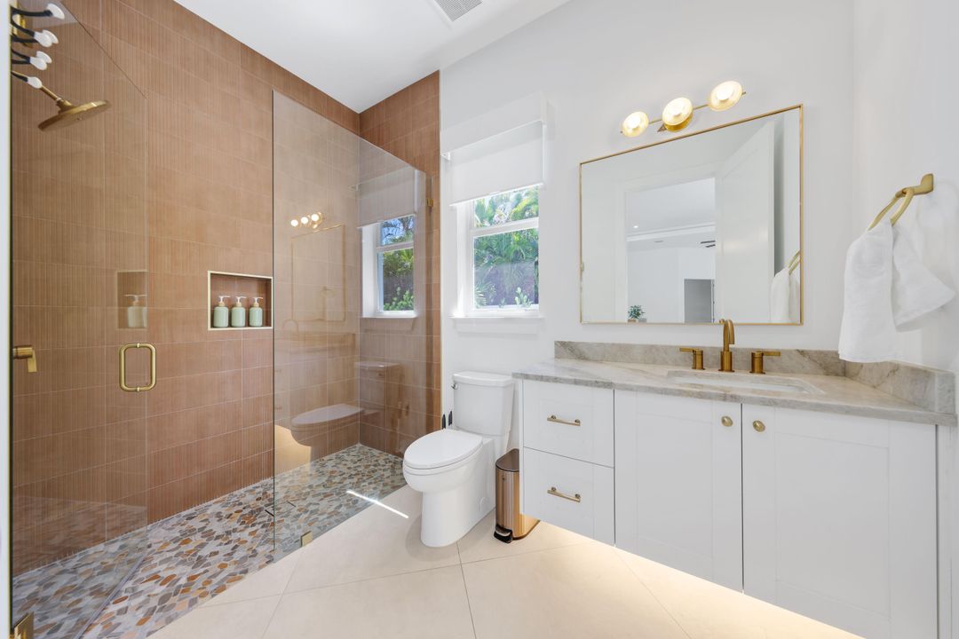 Activo con contrato: $2,349,000 (4 camas, 3 baños, 2709 Pies cuadrados)