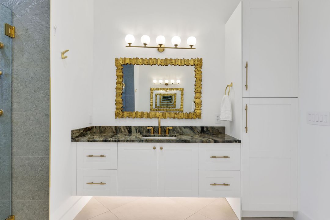 Activo con contrato: $2,349,000 (4 camas, 3 baños, 2709 Pies cuadrados)