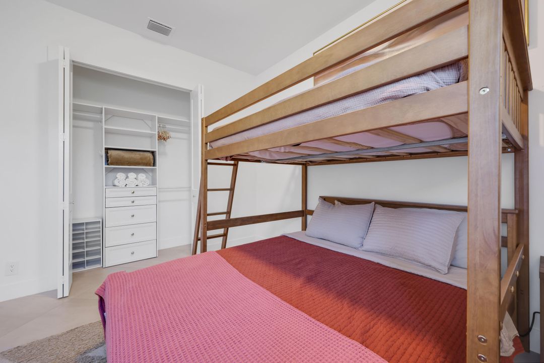 Activo con contrato: $2,349,000 (4 camas, 3 baños, 2709 Pies cuadrados)