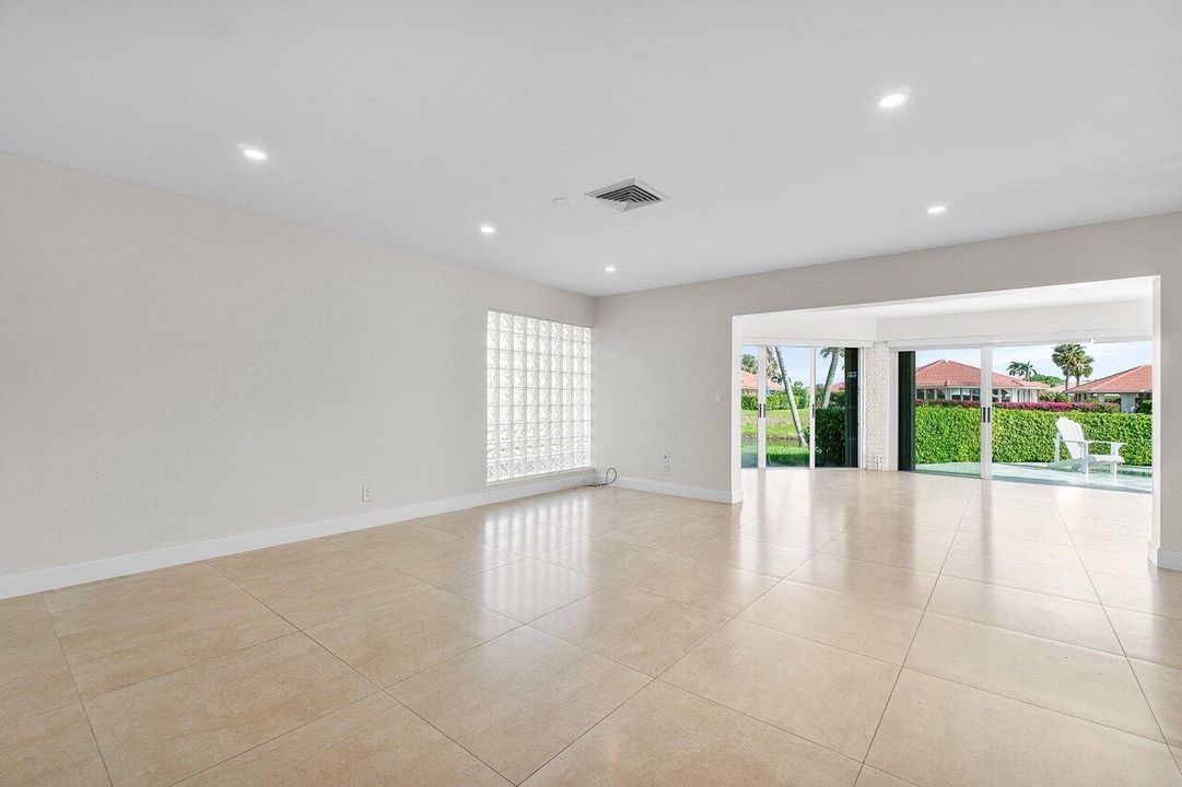 待售: $474,900 (2 贝兹, 2 浴室, 1750 平方英尺)