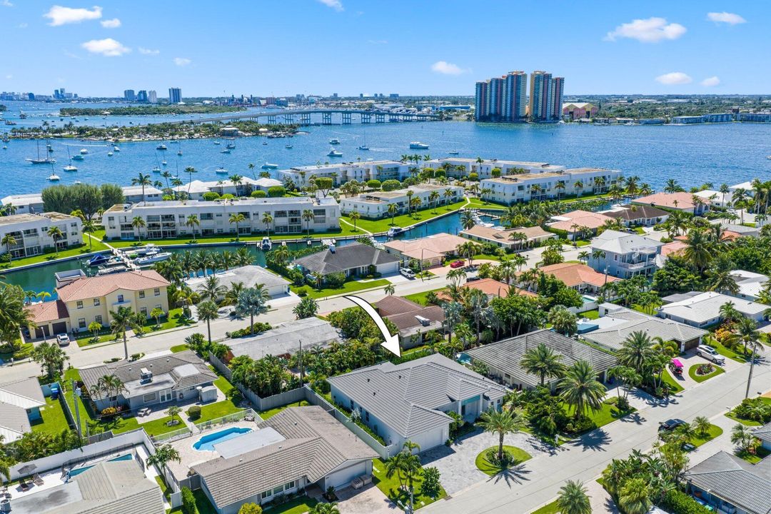 Activo con contrato: $2,349,000 (4 camas, 3 baños, 2709 Pies cuadrados)