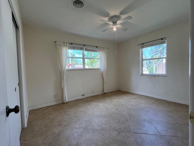 合同活跃: $895,000 (2 贝兹, 1 浴室, 987 平方英尺)