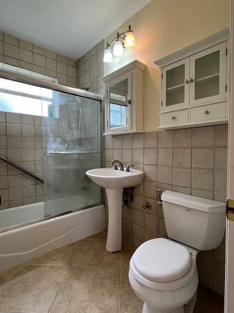 合同活跃: $895,000 (2 贝兹, 1 浴室, 987 平方英尺)