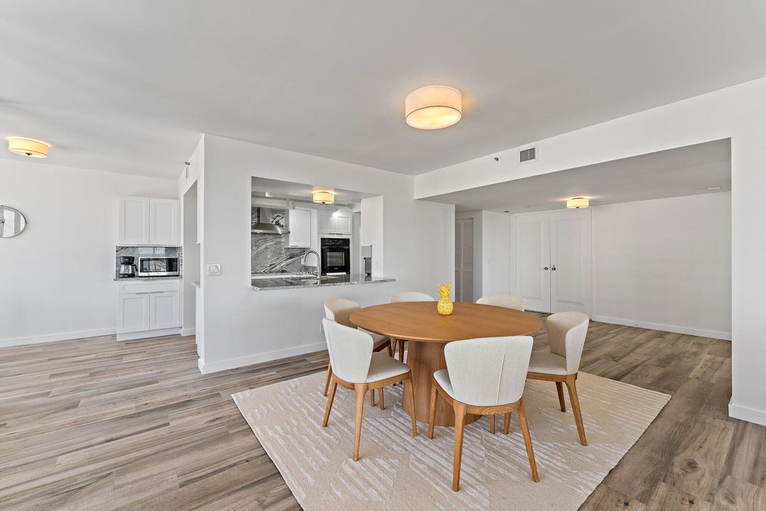 For Rent: $7,500 (2 beds, 3 baths, 2011 Square Feet)