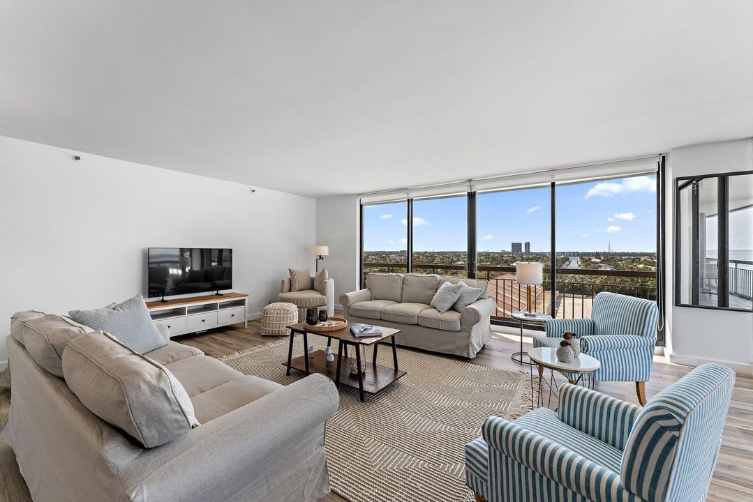 For Rent: $7,500 (2 beds, 3 baths, 2011 Square Feet)