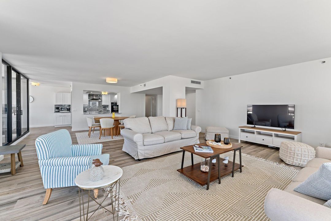 For Rent: $7,500 (2 beds, 3 baths, 2011 Square Feet)