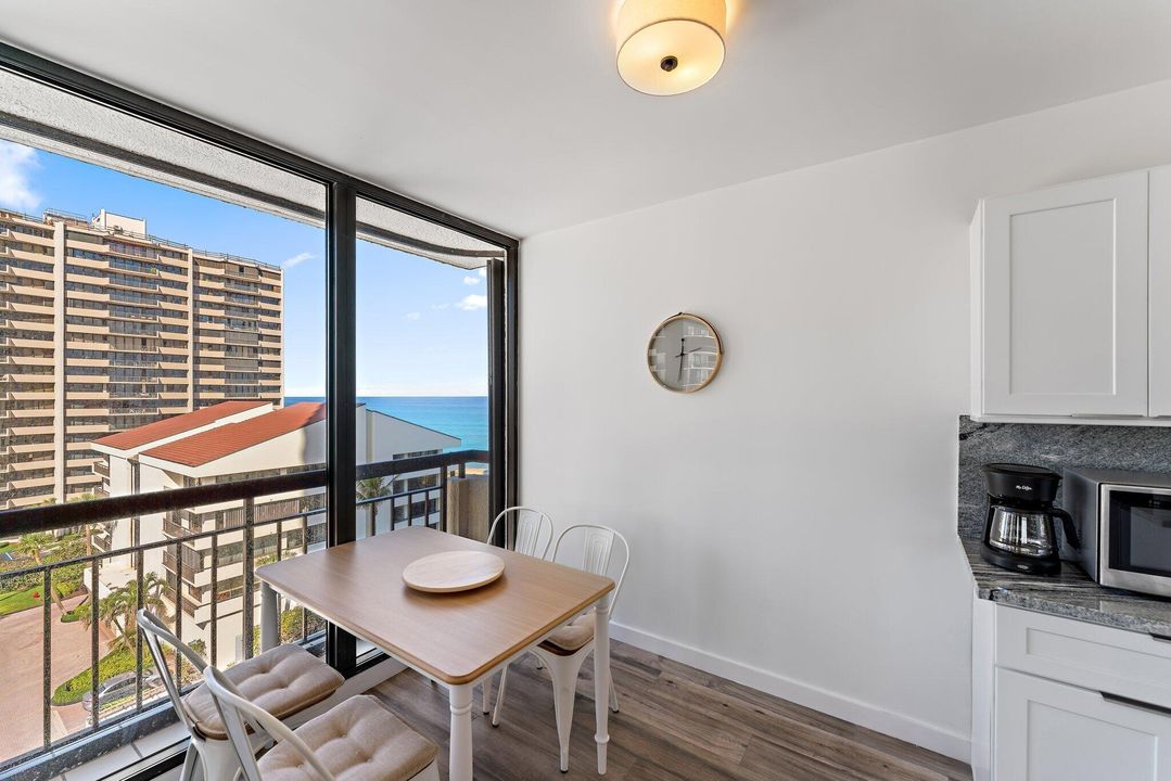 For Rent: $7,500 (2 beds, 3 baths, 2011 Square Feet)