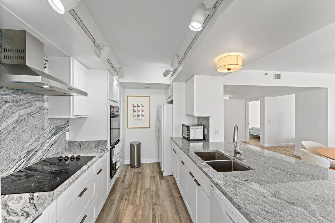 For Rent: $7,500 (2 beds, 3 baths, 2011 Square Feet)