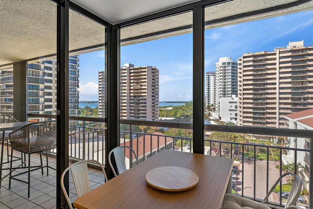 For Rent: $7,500 (2 beds, 3 baths, 2011 Square Feet)