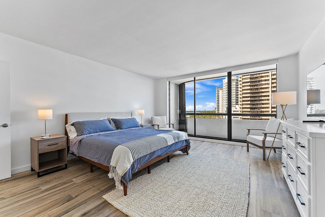 For Rent: $7,500 (2 beds, 3 baths, 2011 Square Feet)